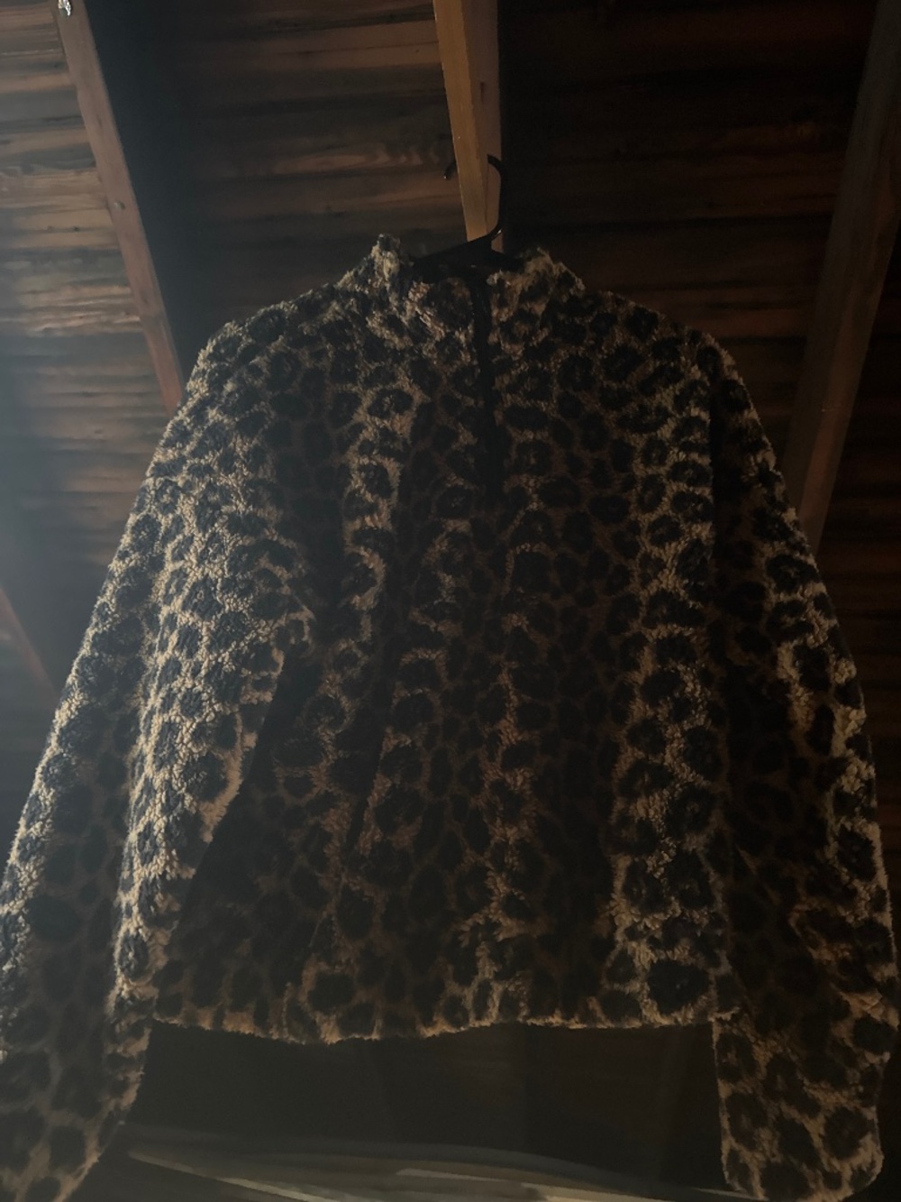 Soft  leopard  quarter zip up
